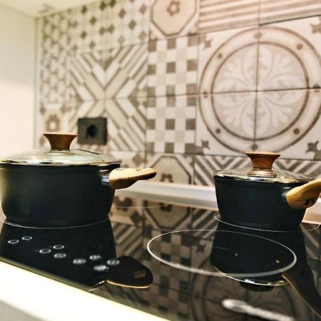 Center Street Apartment Катания Екстериор снимка